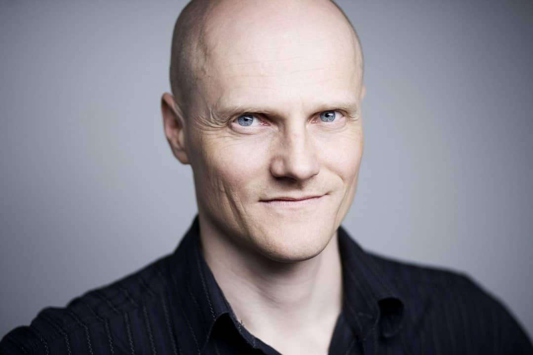 portræt af Stian Hole